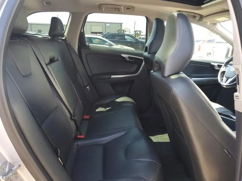 2016 VOLVO XC60 T6 PREMIER  
