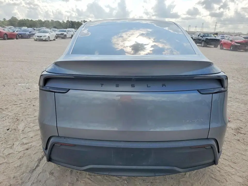 2026 TESLA MODEL Y   