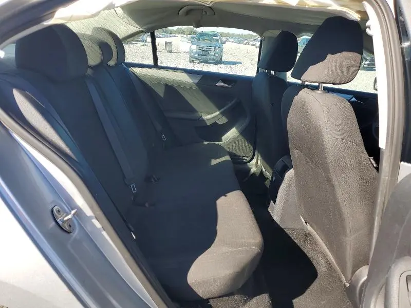 2015 VOLKSWAGEN JETTA SE  