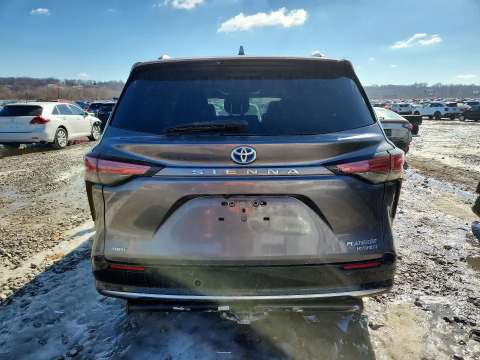 2023 TOYOTA SIENNA LIMITED  