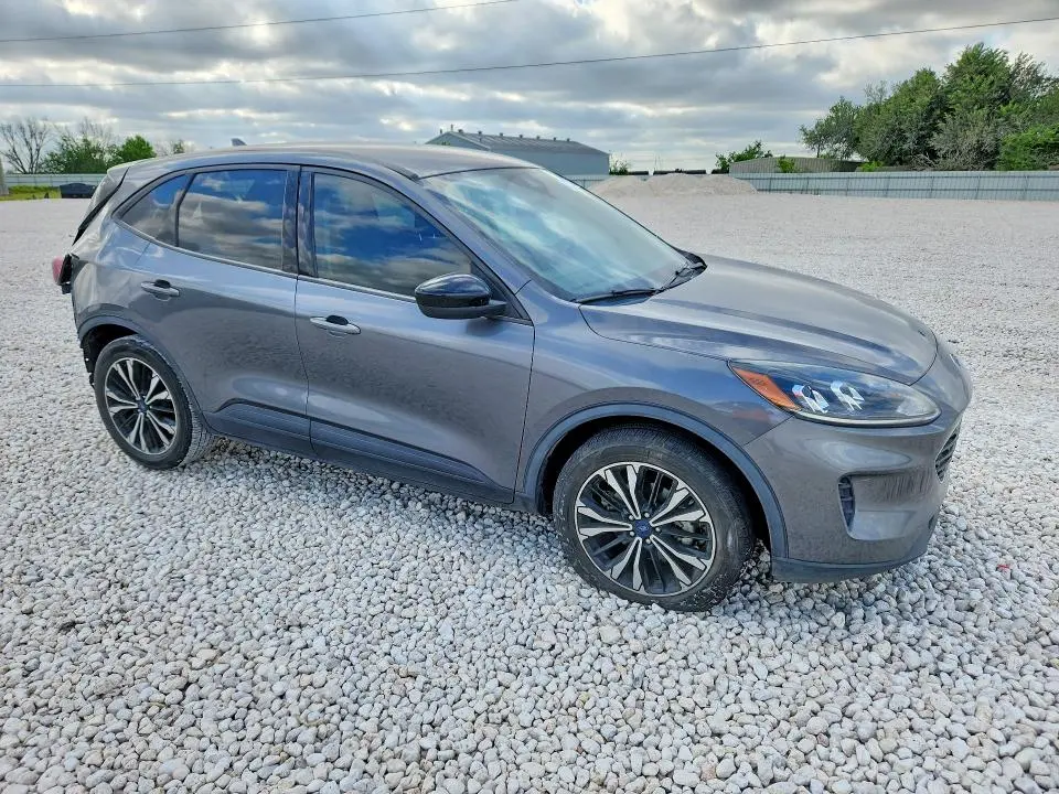 2021 FORD ESCAPE SE  