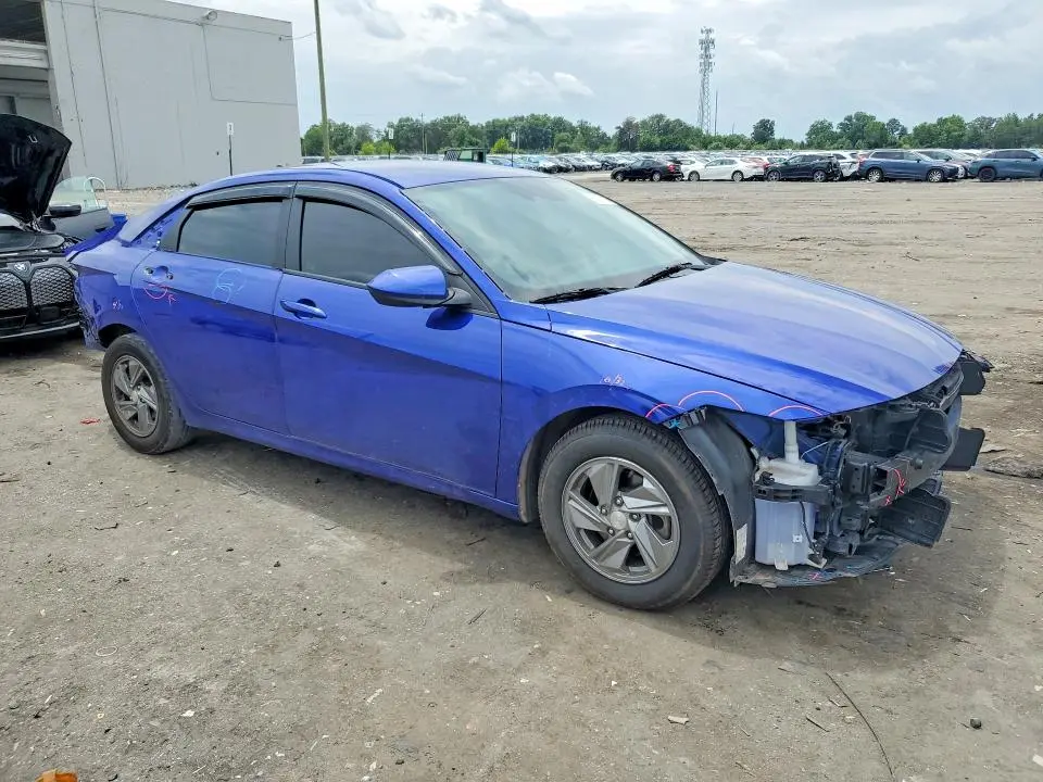 2024 HYUNDAI ELANTRA SE  