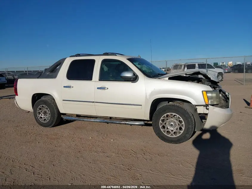 2011 CHEVROLET AVALANCHE 1500 LTZ