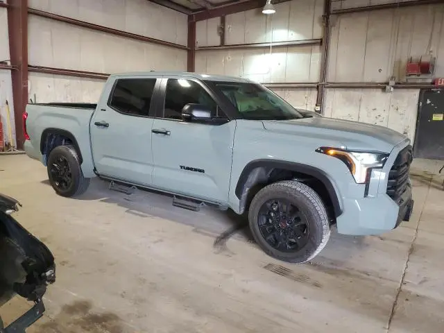 2024 TOYOTA TUNDRA CREWMAX SR  