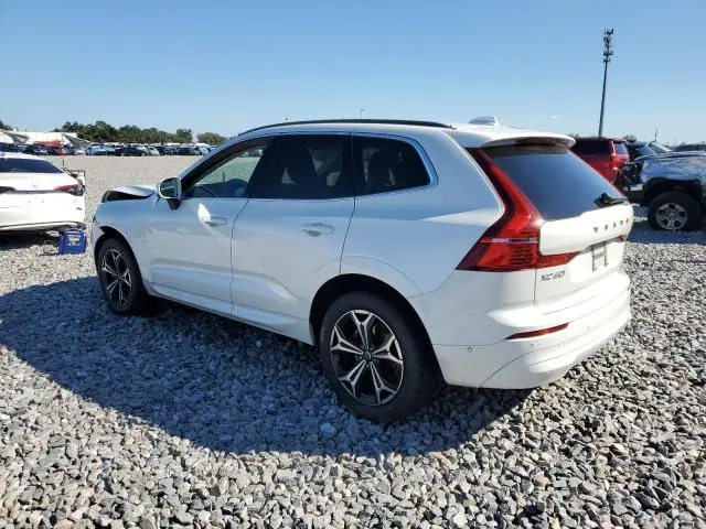 2022 VOLVO XC60 B5 MOMENTUM  