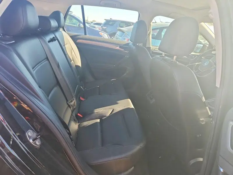 2016 VOLKSWAGEN GOLF S/SE  