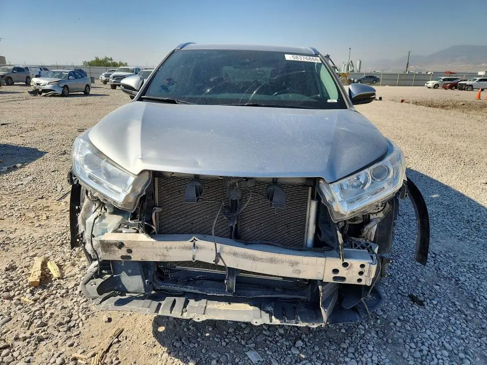 2019 TOYOTA HIGHLANDER XLE  