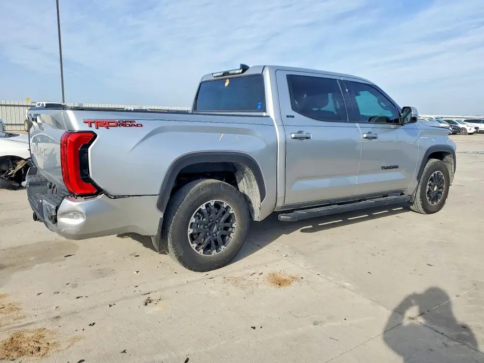 2023 TOYOTA TUNDRA SR5  