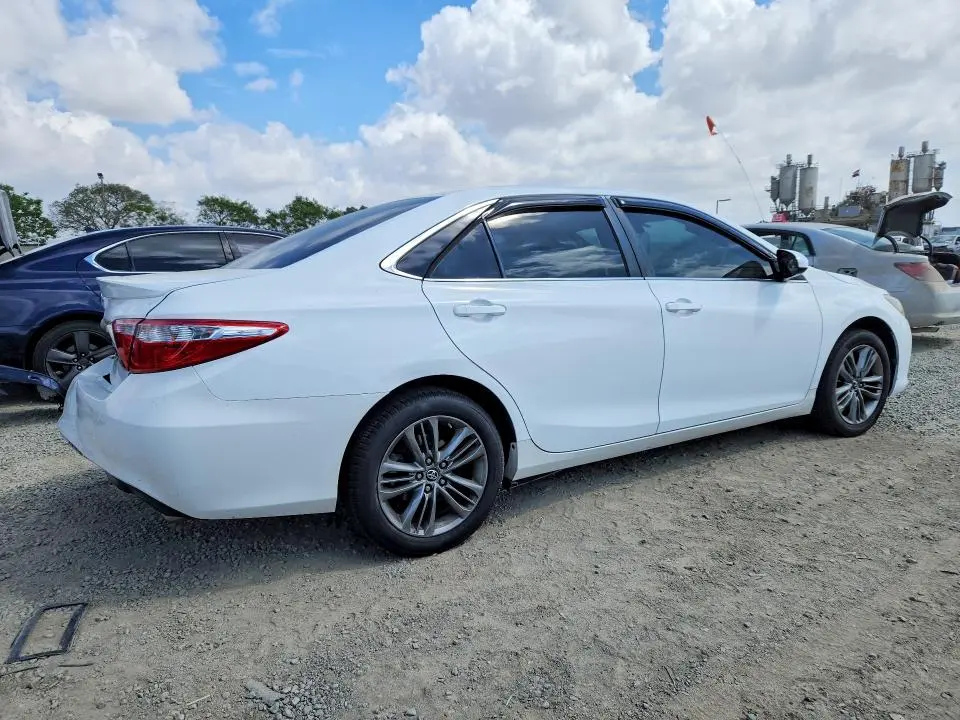 2016 TOYOTA CAMRY SE  