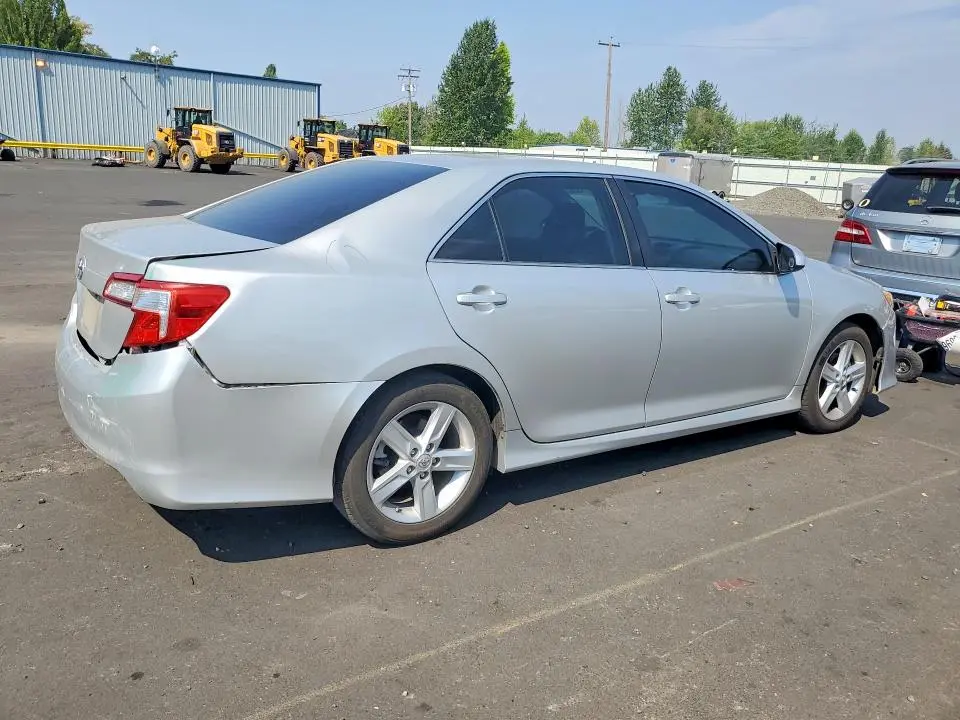2014 TOYOTA CAMRY SE  