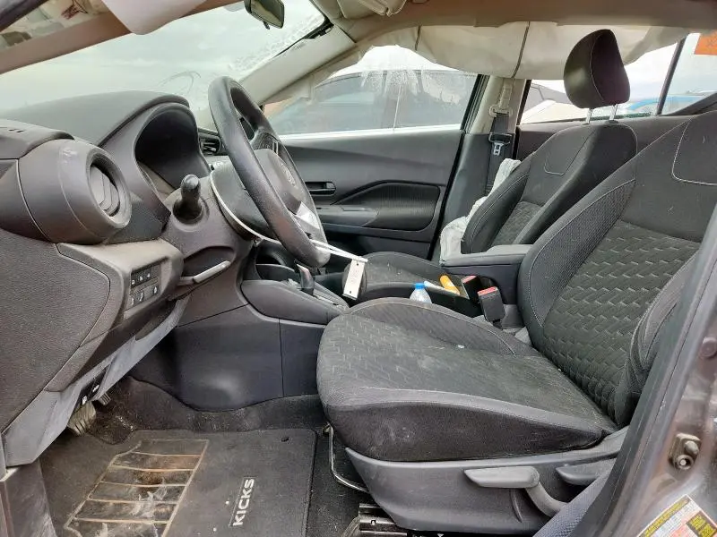 2022 NISSAN KICKS S  