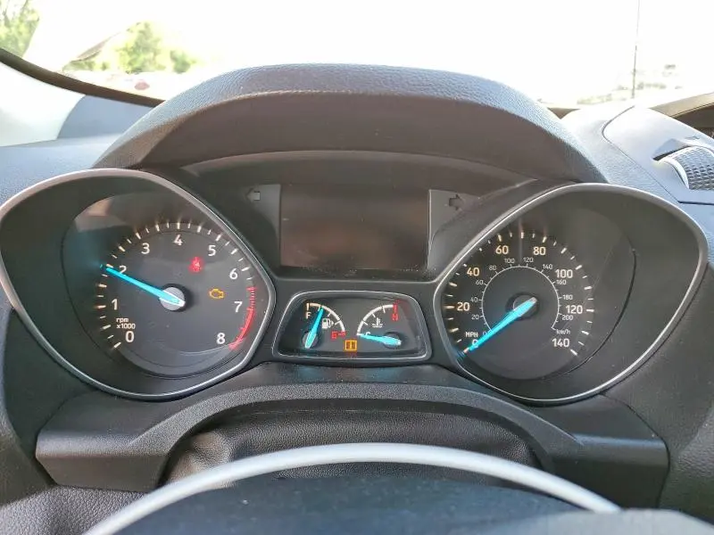2017 FORD ESCAPE SE  