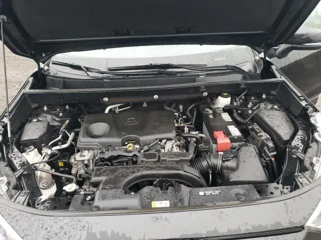 2021 TOYOTA RAV4 XLE  