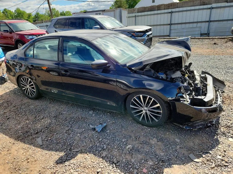 2016 VOLKSWAGEN JETTA SPORT  