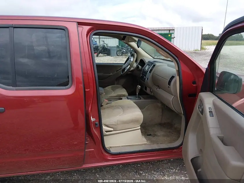 2017 NISSAN FRONTIER SV