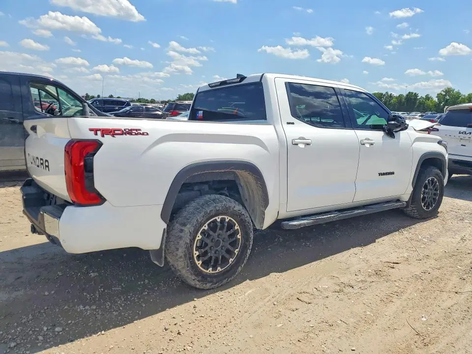 2023 TOYOTA TUNDRA SR5  
