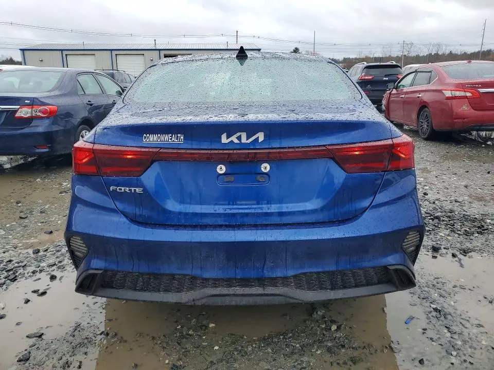2023 KIA FORTE LXS  