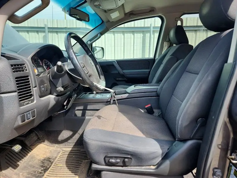 2012 NISSAN TITAN SV  