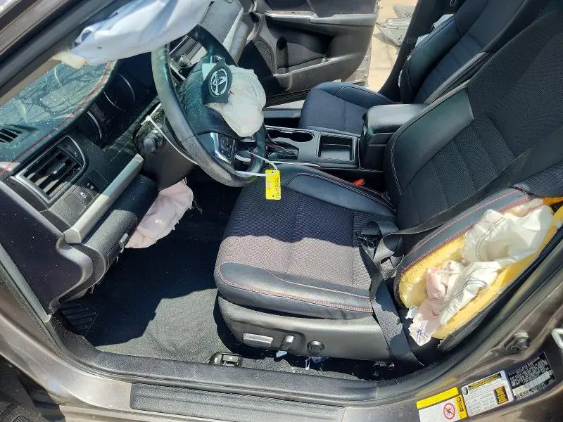 2017 TOYOTA CAMRY SE  
