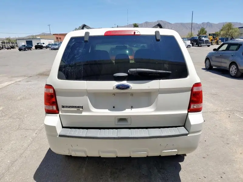 2011 FORD ESCAPE XLT  