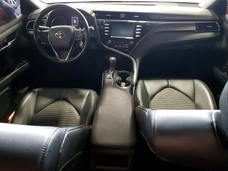 2019 TOYOTA CAMRY SE  