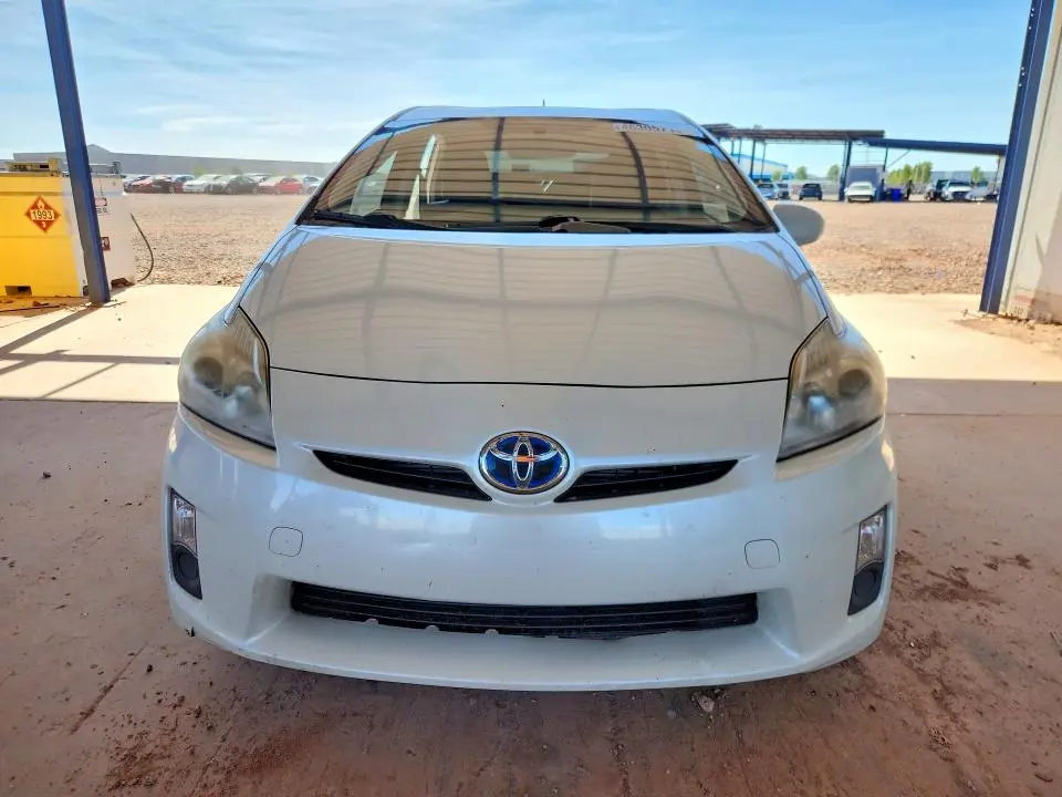 2010 TOYOTA PRIUS III  