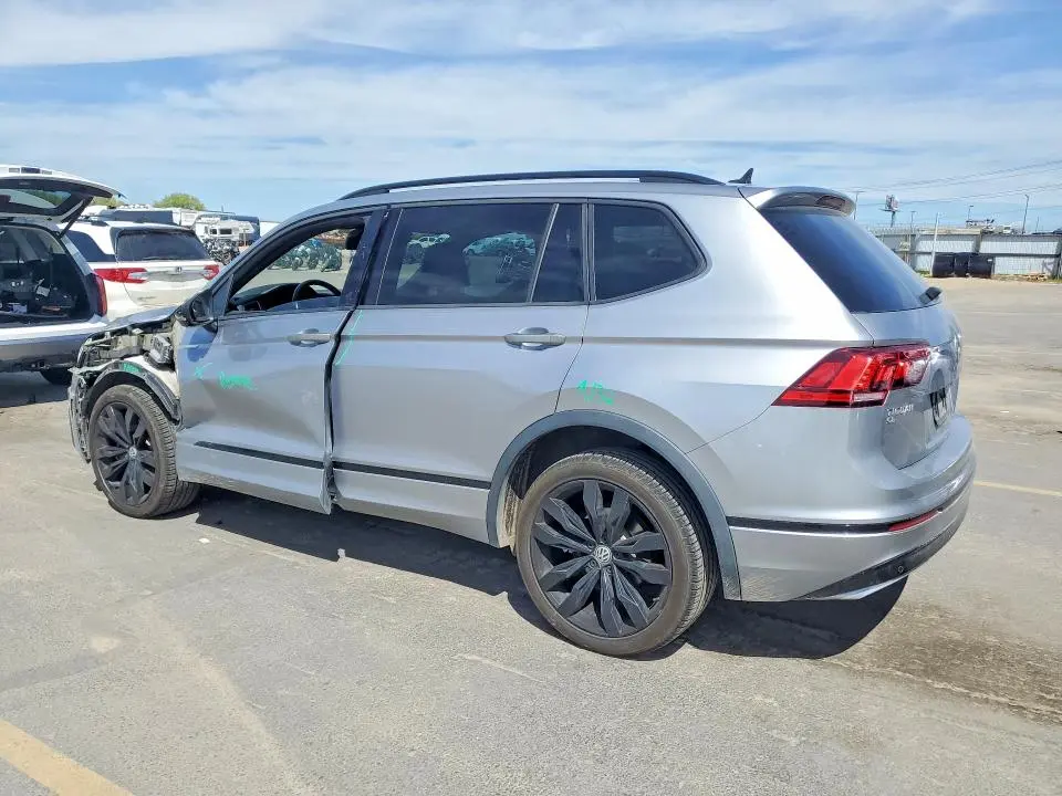 2020 VOLKSWAGEN TIGUAN SE  