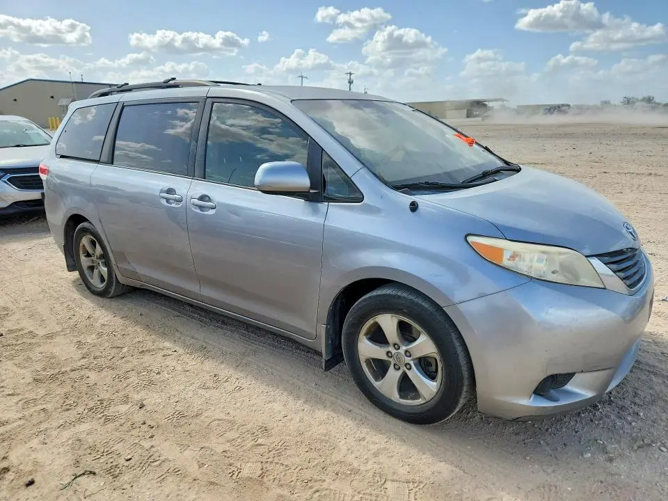 2012 TOYOTA SIENNA LE  