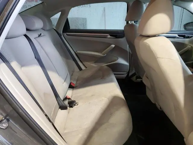 2016 VOLKSWAGEN PASSAT S  