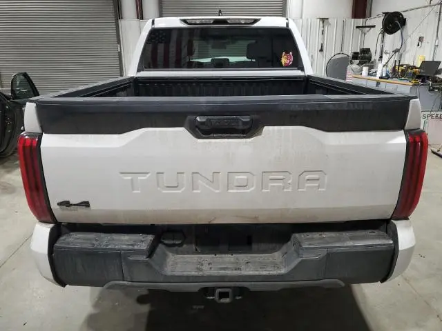 2024 TOYOTA TUNDRA CREWMAX SR  