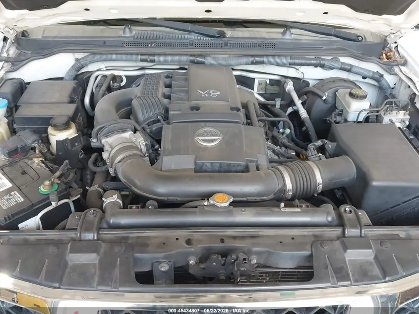 2010 NISSAN FRONTIER SE
