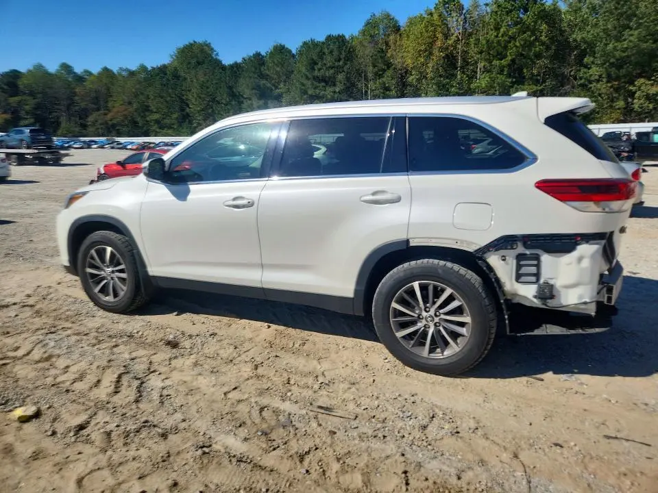 2019 TOYOTA HIGHLANDER XLE  