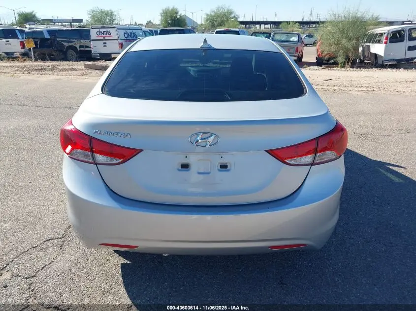 2013 HYUNDAI ELANTRA GLS