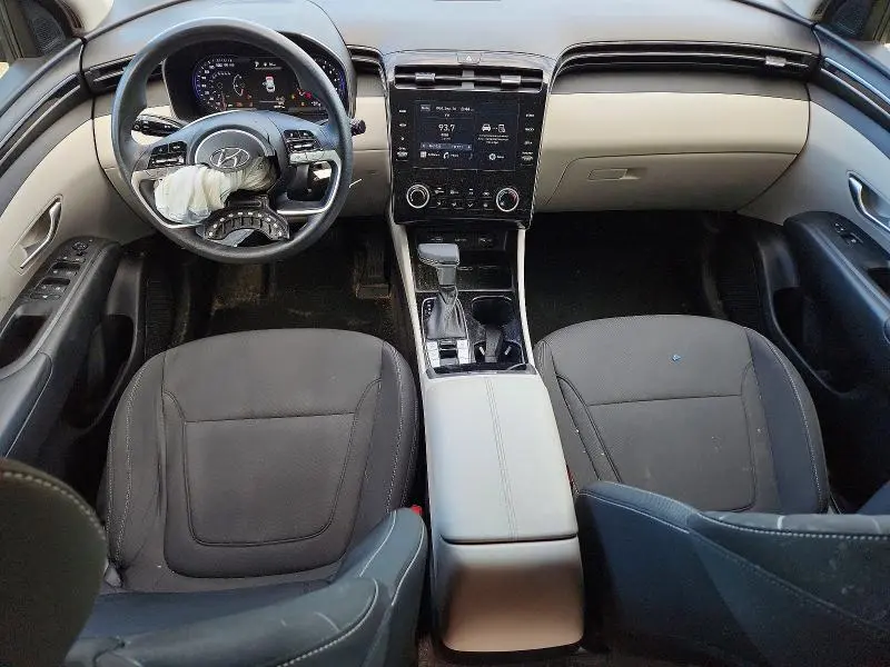 2022 HYUNDAI TUCSON SE  