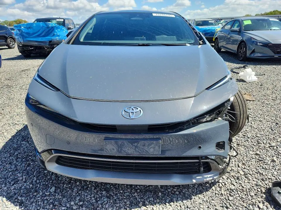 2024 TOYOTA PRIUS XLE  