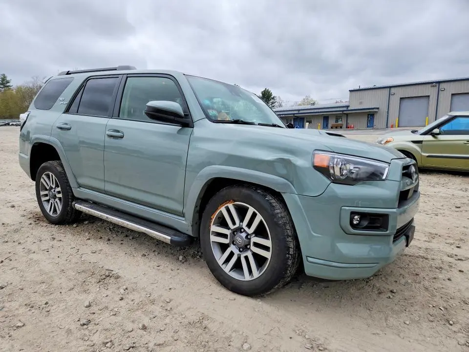 2022 TOYOTA 4 RUNR SR5   