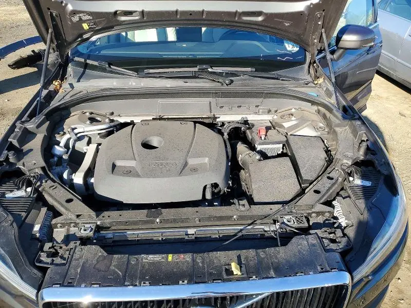 2021 VOLVO XC60 T5 MOMENTUM  