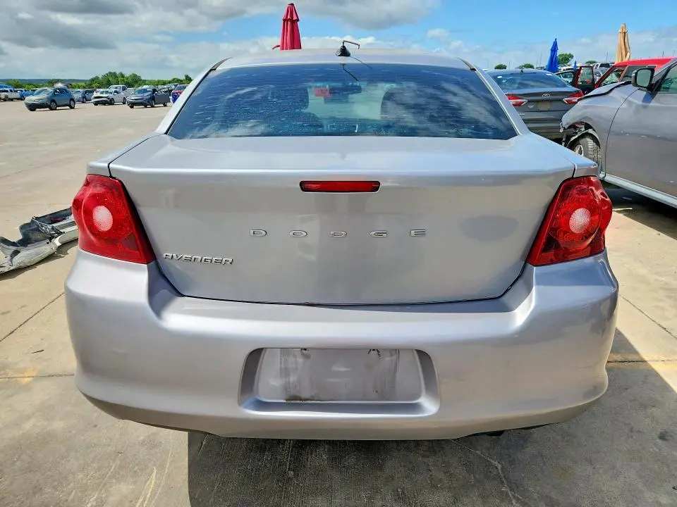 2013 DODGE AVENGER SE  