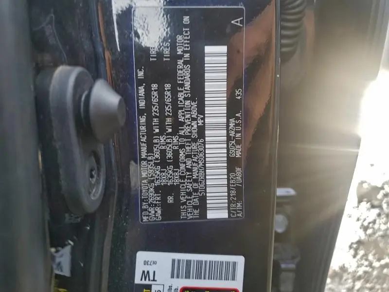 2021 TOYOTA HIGHLANDER XLE  