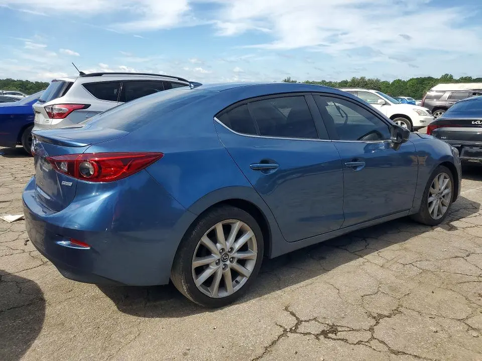 2017 MAZDA 3 TOURING  