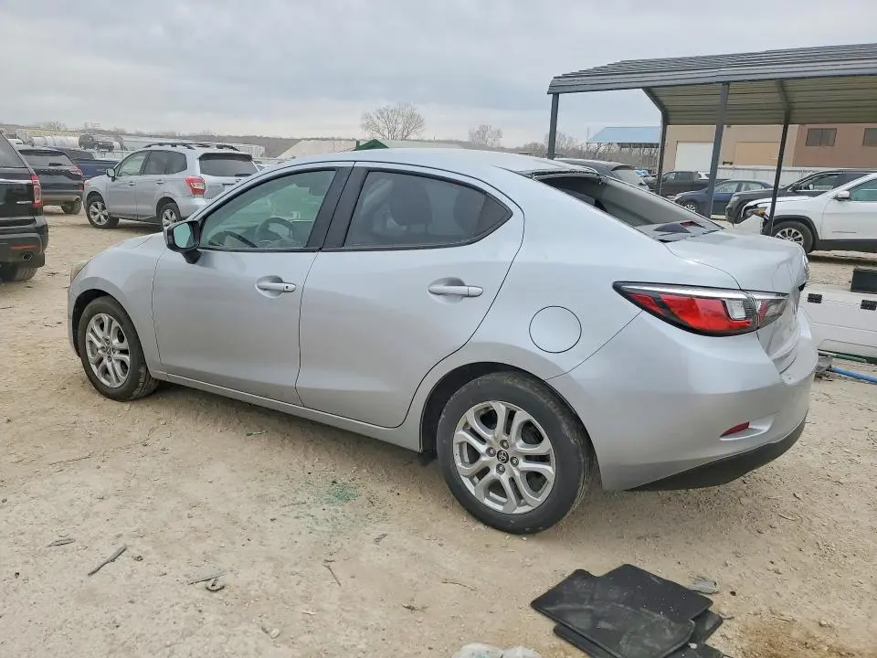 2017 TOYOTA YARIS IA BASE  