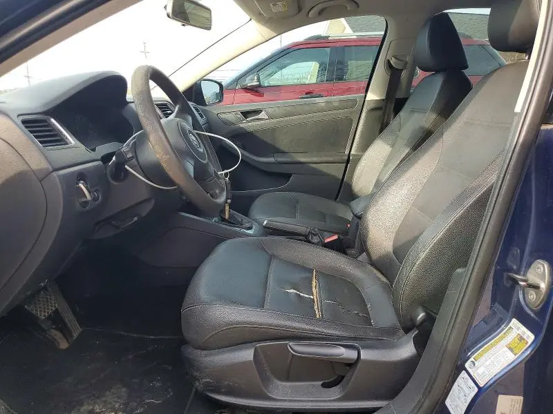2011 VOLKSWAGEN JETTA SE  