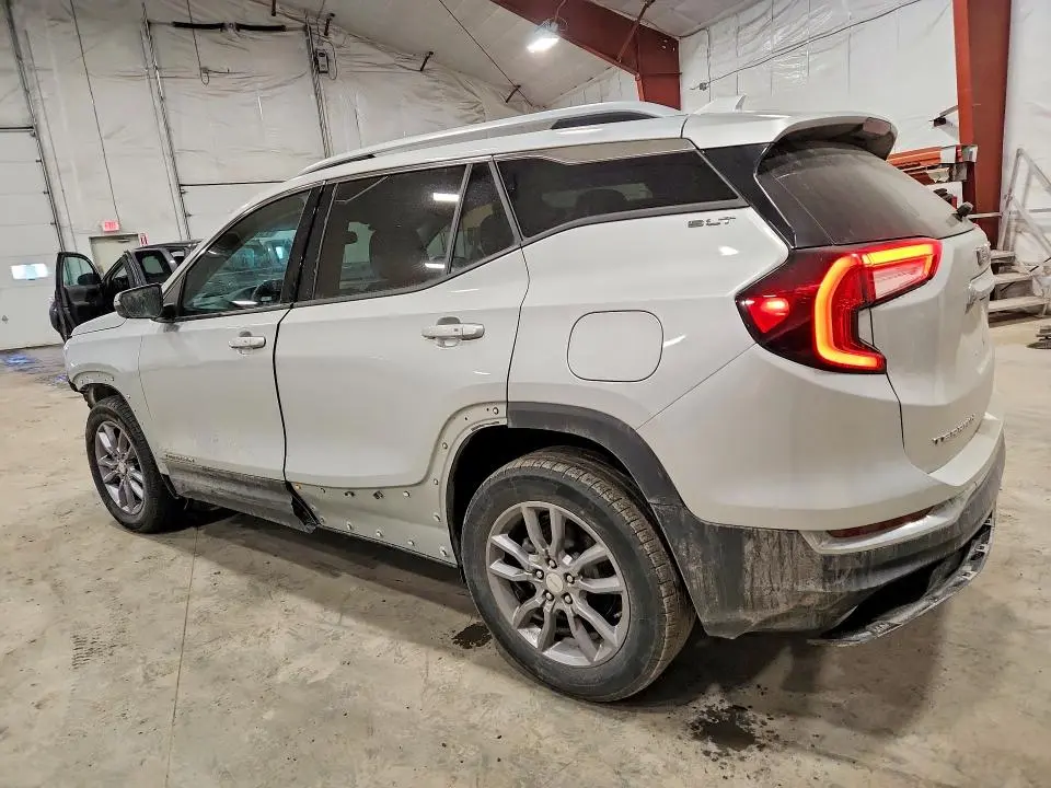 2022 GMC TERRAIN SLT  