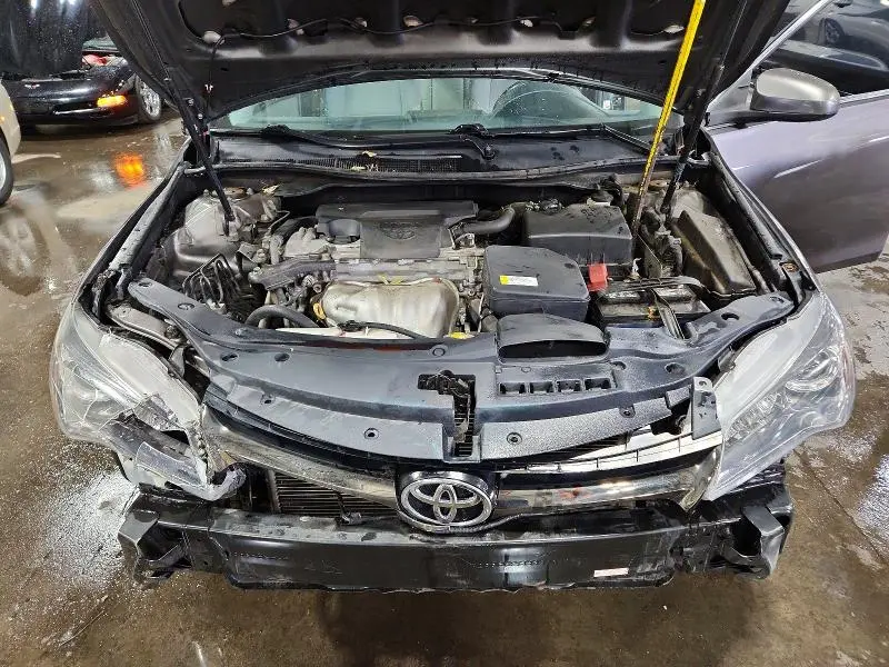 2016 TOYOTA CAMRY SE  