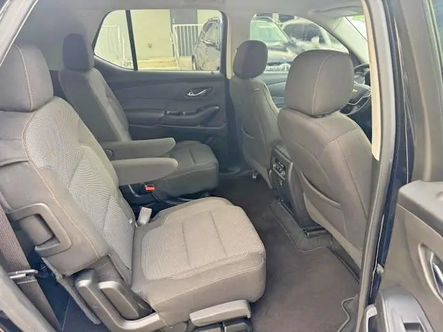2021 CHEVROLET TRAVERSE LT  