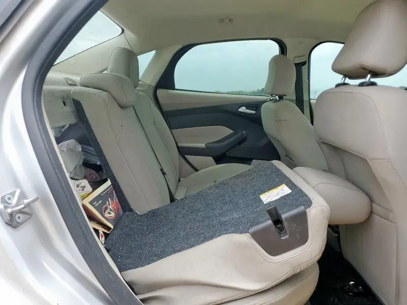2015 FORD FOCUS SE  
