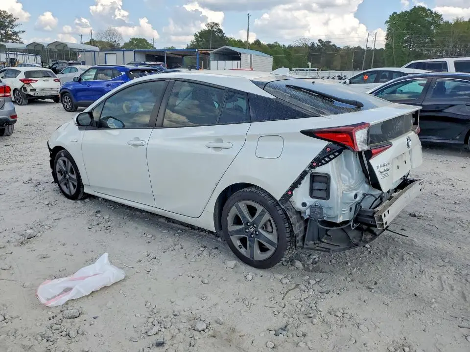 2021 TOYOTA PRIUS XLE  