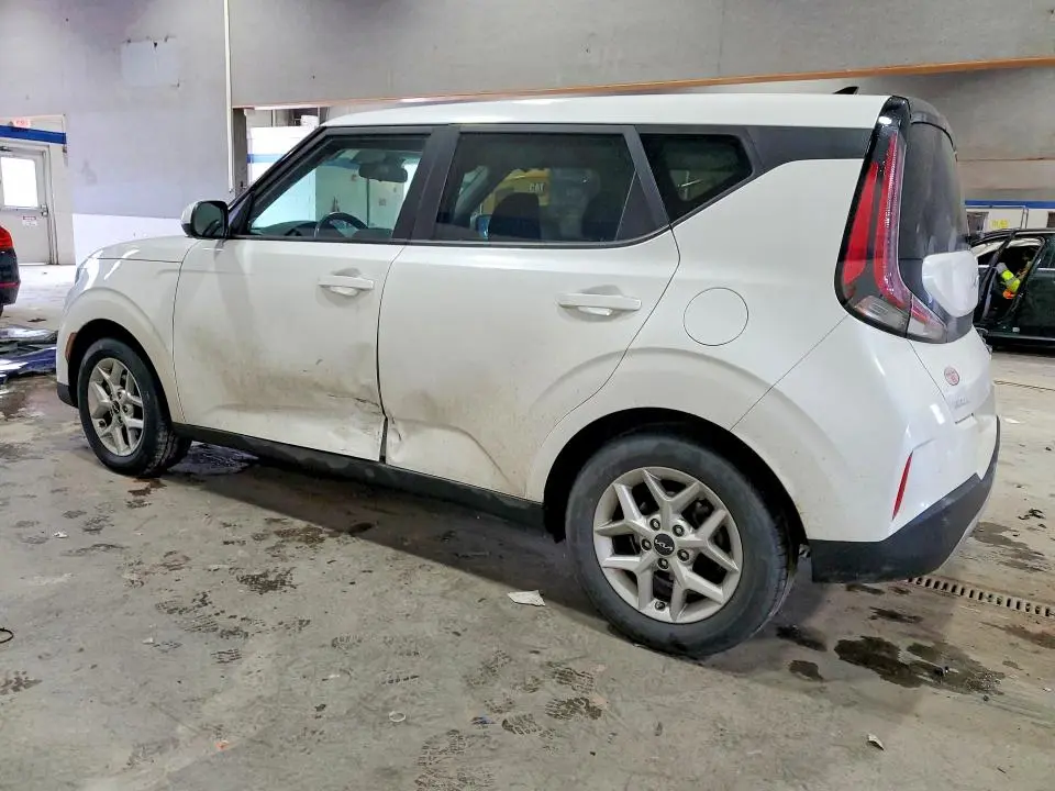 2023 KIA SOUL LX  