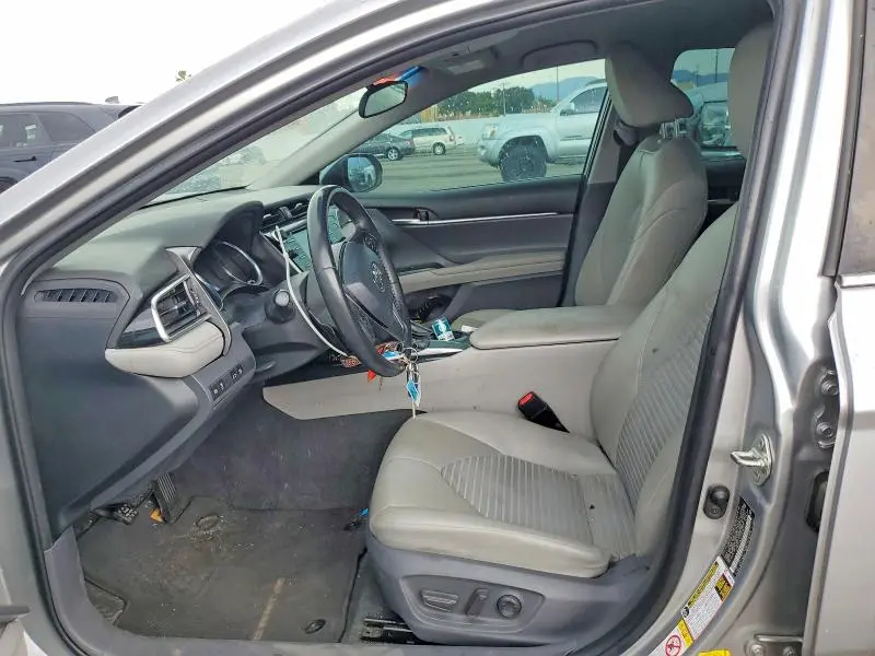 2018 TOYOTA CAMRY SE  