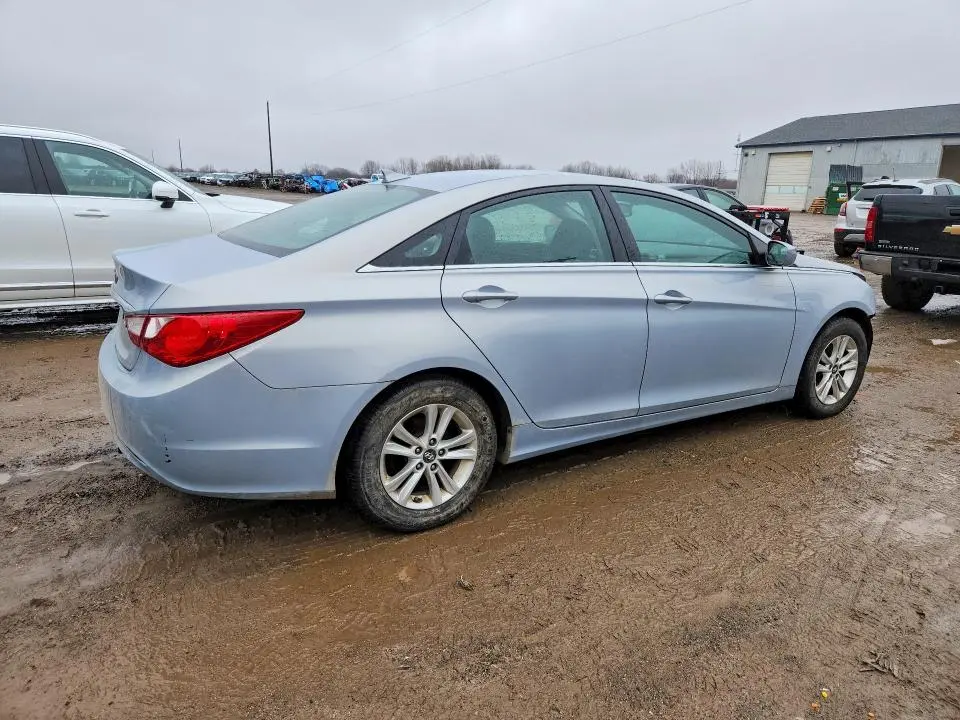2013 HYUNDAI SONATA GLS  